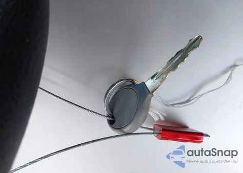 2013 Chrysler 200 Lx из США, поврежденный, VIN 1C3CCBAB1DN711395